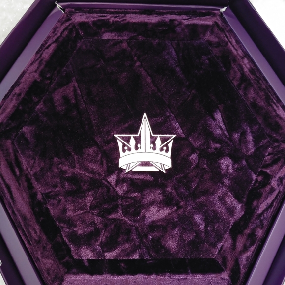 💜FIRM! NWT JEFFREE STAR BLOOD LUST EYESHADOW PALETTE (LAST ONE AVAILABLE) - Picture 3 of 14